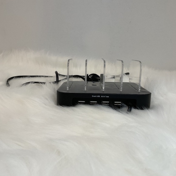 Autotrends Black Charging Station For 4 Devices/USB/Removal Dividers - Picture 7 of 7